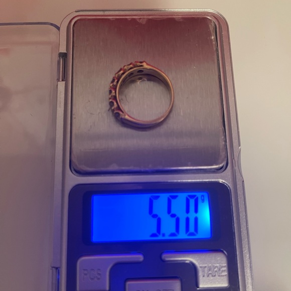 18k solid gold ring. Size 7 - Picture 8 of 8